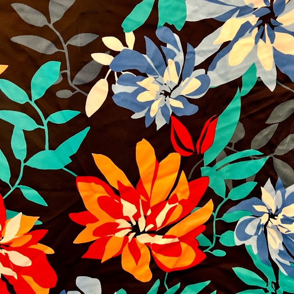 NWT plus size 1 piece swimsuit - Picture 2 of 7